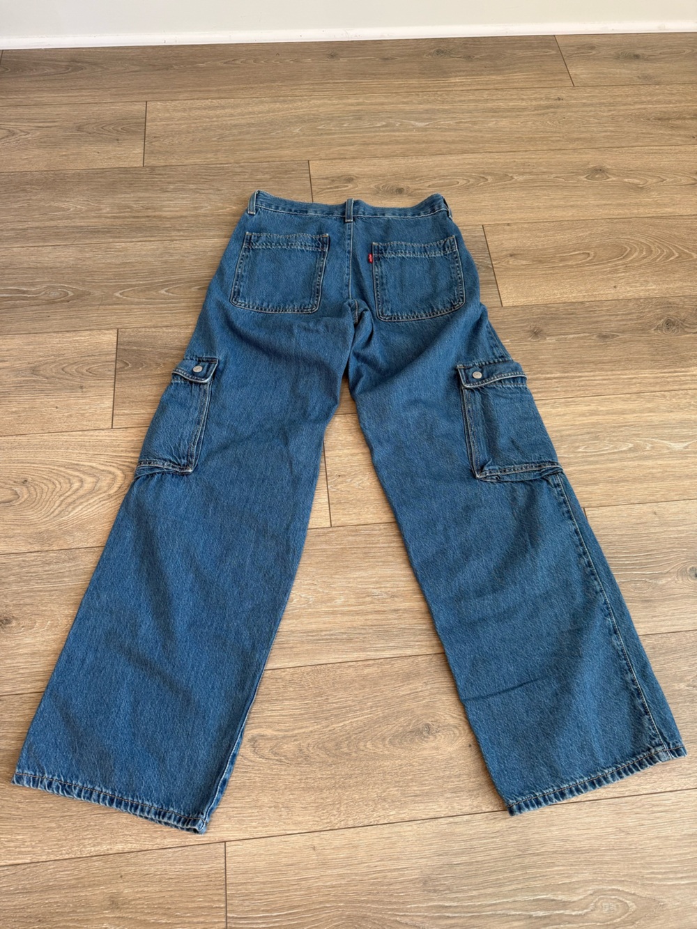 Levi's Superlow Loose Cargo Jeans Size 27 - Picture 6 of 13
